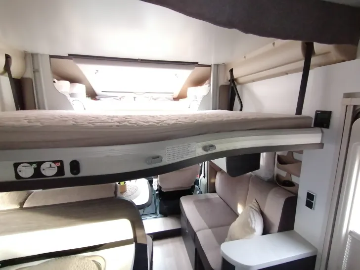 Grundriss Nacht Benimar Mileo 263 Vollausstattung, seh