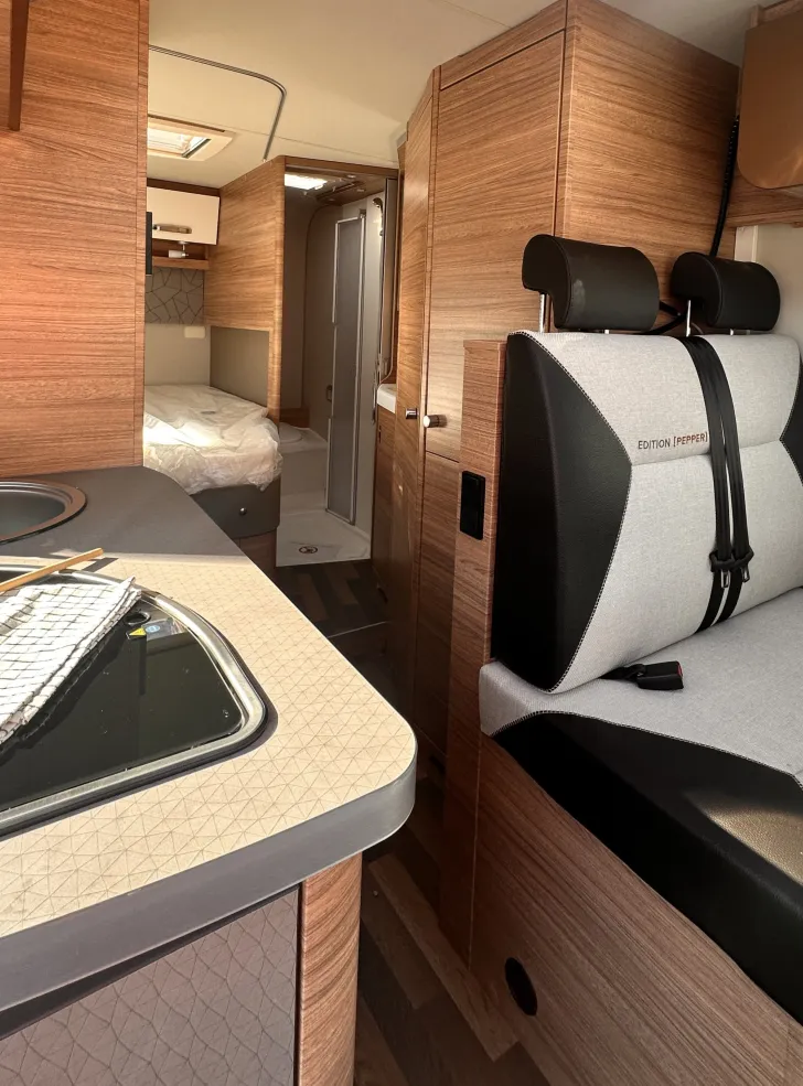 Fahrzeugbild Weinsberg CaraCompact 600 MF EDITION [PEPPER] Automatikgetriebe #7