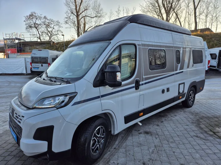 Fahrzeugbild Carado CV640 PRO+ Aufstelldach*Schwenkbad* #5