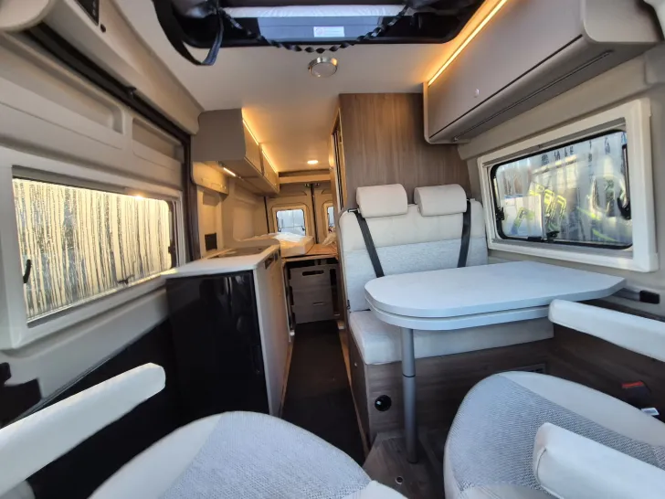 Fahrzeugbild Carado CV640 PRO+ Aufstelldach*Schwenkbad* #13