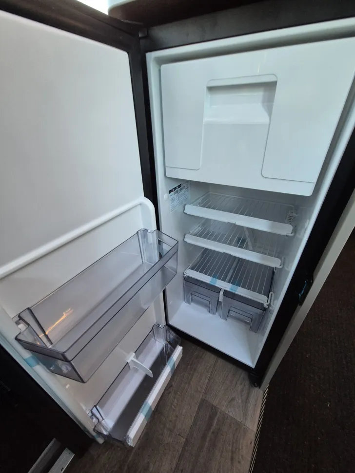 Fahrzeugbild Carado CV640 PRO+ Aufstelldach*Schwenkbad* #19