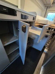 Fahrzeugbild Carado CV640 PRO+ Aufstelldach*Schwenkbad* #21