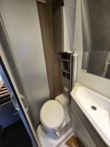 Fahrzeugbild Carado CV640 PRO+ Aufstelldach*Schwenkbad* #24