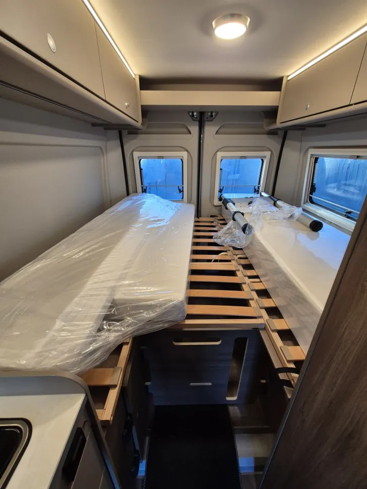 Fahrzeugbild Carado CV640 PRO+ Aufstelldach*Schwenkbad* #26