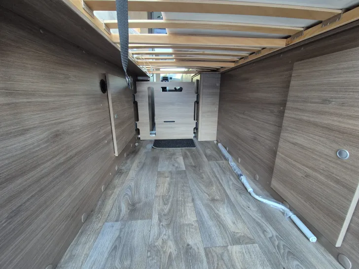 Fahrzeugbild Carado CV640 PRO+ Aufstelldach*Schwenkbad* #33