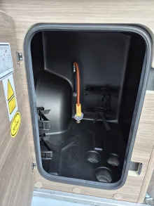 Fahrzeugbild Carado CV640 PRO+ Aufstelldach*Schwenkbad* #34