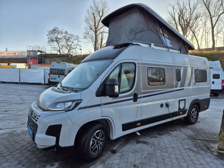 Fahrzeugbild Carado CV640 PRO+ Aufstelldach*Schwenkbad* #38