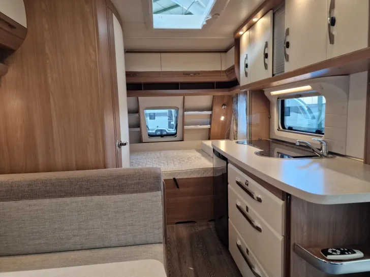 Fahrzeugbild Hobby De Luxe 440 SF - Schnäppchen #5