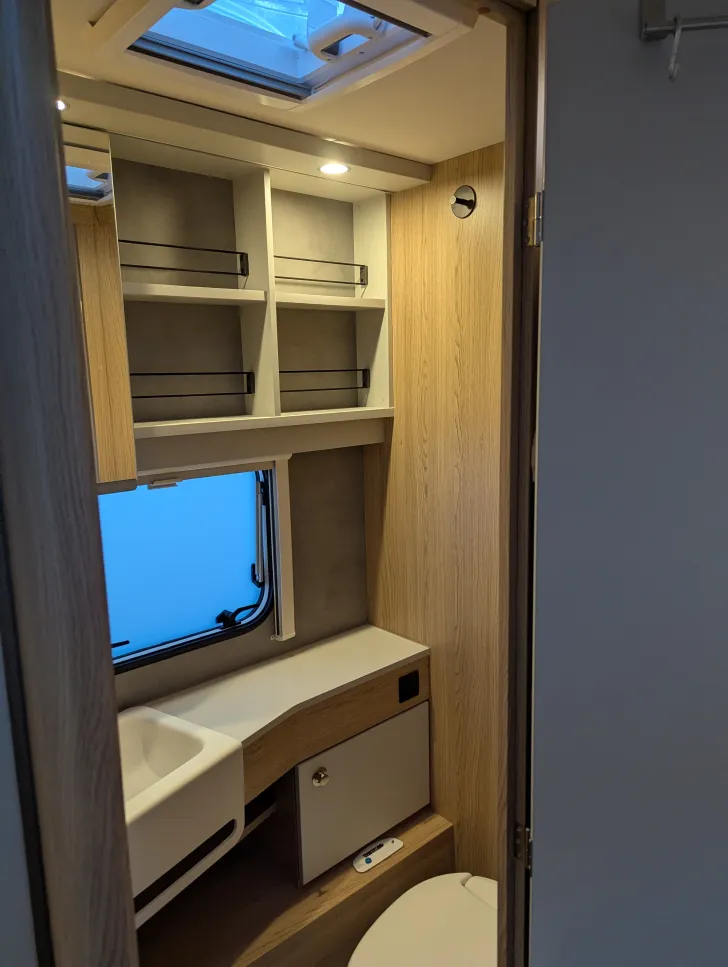 Fahrzeugbild Dethleffs Aero up 460 KR Neuwertig, Mover, Ma #9