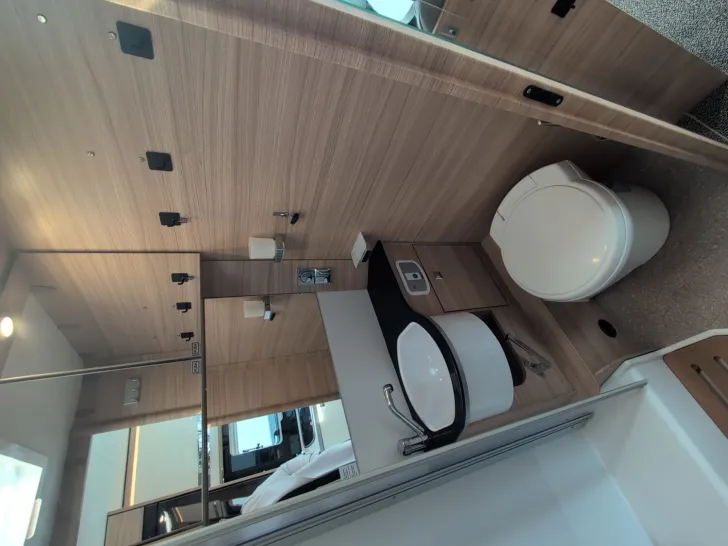 Fahrzeugbild Dethleffs Globebus I 6 Scheckheft gepflegt #19