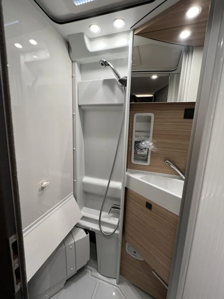 Fahrzeugbild Malibu Van first class - two rooms GT skyview 640 LE RB Fiat (725) #29