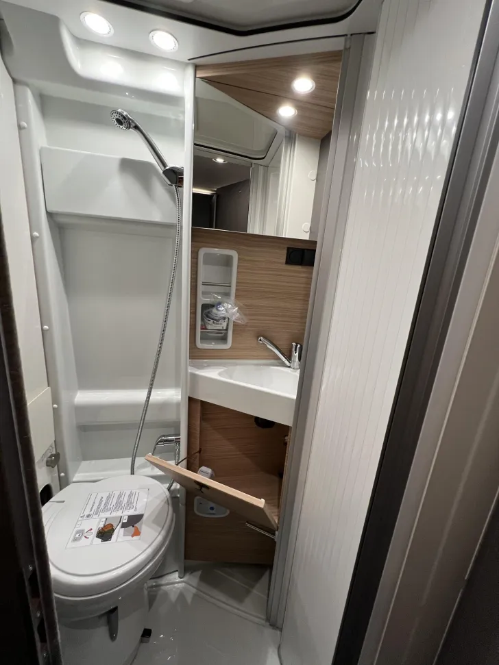 Fahrzeugbild Malibu Van first class - two rooms GT skyview 640 LE RB Fiat (725) #31