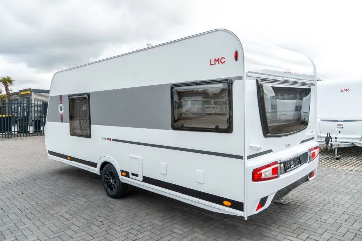 Fahrzeugbild LMC Style 453 D 70 Jahre 2026*Dusch Paket*Alu*1800kg #3