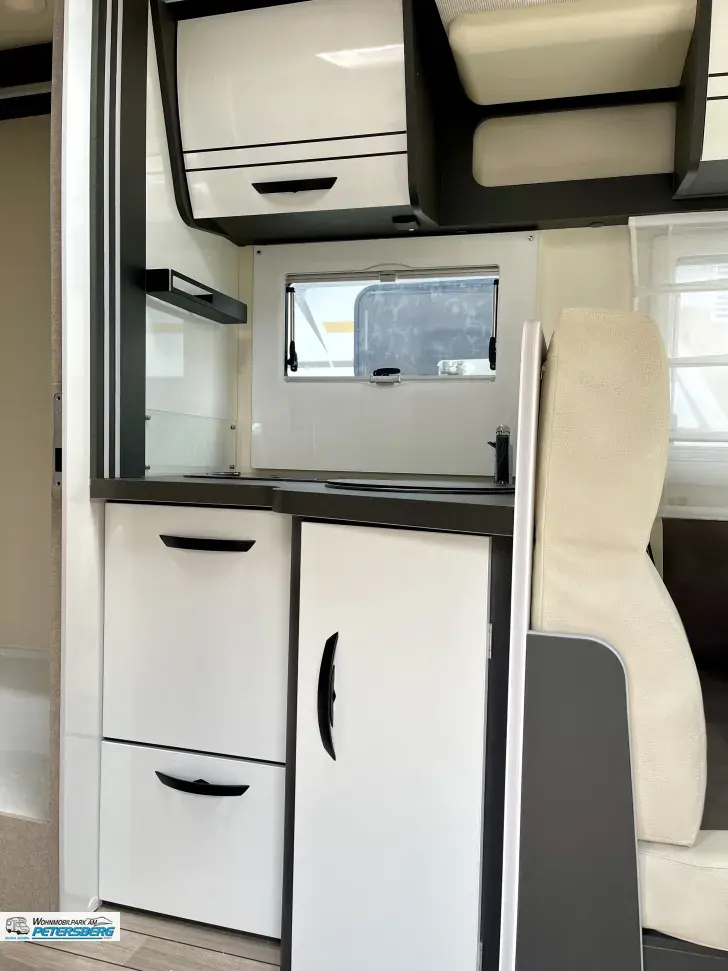 Fahrzeugbild Forster T 745 EB 140 PS*4,25 t*elekr. Hubbett #9