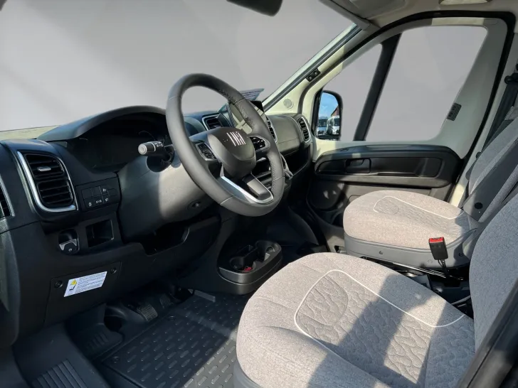 Fahrzeugbild Malibu Van first class - two rooms GT skyview 640 LE RB Fiat (736) #9