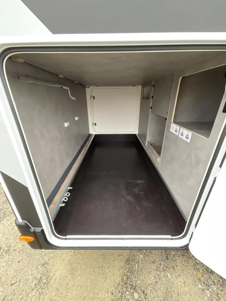 Fahrzeugbild Crosscamp EXPDN T 7.4 E Peugeot Hubbett, Solar, Navi, RFK #6