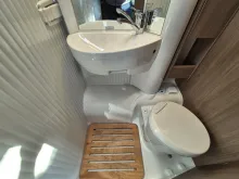 Fahrzeugbild Carado V337 *Bettenumbau*Holzrost* #24