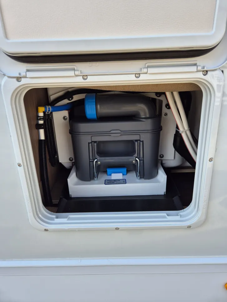 Fahrzeugbild Carado V337 *Bettenumbau*Holzrost* #41