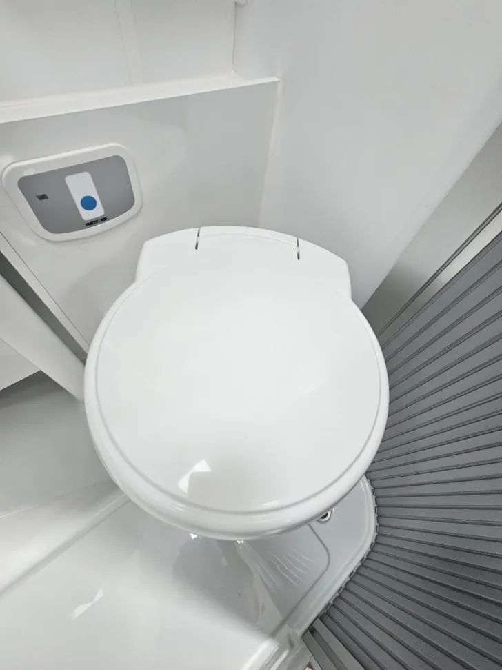 Fahrzeugbild Adria Compact Axess SP auf Okt26|NAVI|RFK|DL|LEDSW|ZVR #11