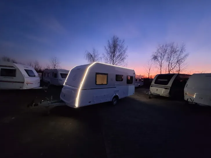 Fahrzeugbild Knaus Sport 450 FU 1800 kg/Ambientel/LED Umriss #10