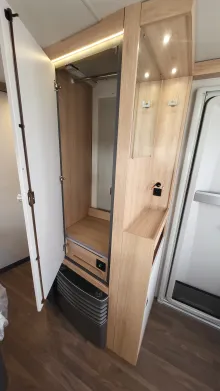 TV-Vorbereitung Knaus Sport 450 FU 1800 kg/Ambientel/LED Umriss