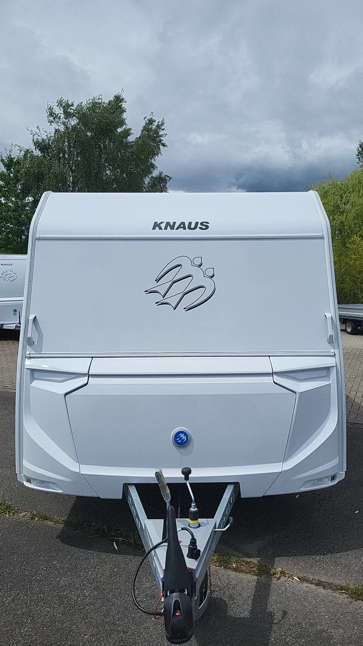Frontal Vorne Knaus Sport 460 EU 1800 kg/Ambientel/LED Umriss