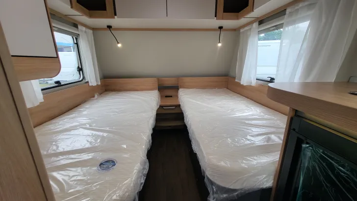 Betten Knaus Sport 460 EU 1800 kg/Ambientel/LED Umriss