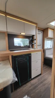 Küchen Knaus Sport 460 EU 1800 kg/Ambientel/LED Umriss