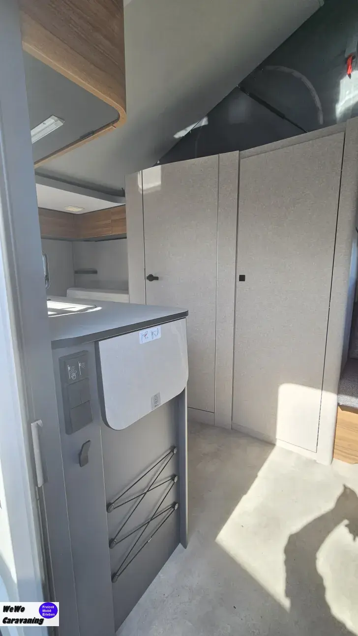 Fahrzeugbild Hymer Eriba Feeling 425 mit Schlafdach #14