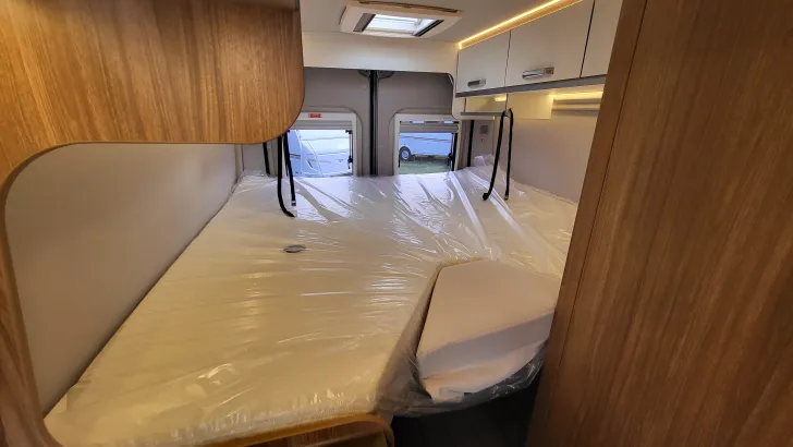 Betten Weinsberg CaraBus 600 ME EDITION [FIRE] Automatik, Paket auto. Fahren