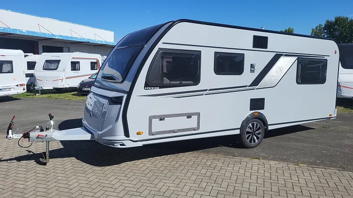 Frontal Hinten Knaus Südwind 540 UE Black Selection 1800 kg/Casual Silver