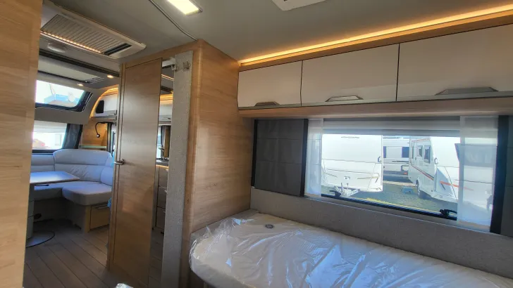 Weitere Betten Knaus Südwind 540 UE Black Selection 1800 kg/Casual Silver