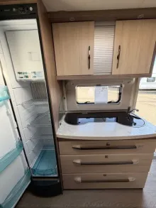 Fahrzeugbild Hobby De Luxe 490 KMF #11