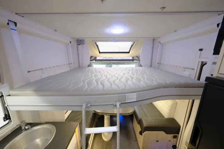 Fahrzeugbild Challenger 357 Special Edition / Einzelbetten + Hubbett #12