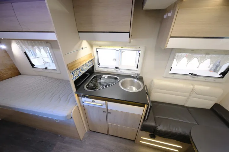 Fahrzeugbild Challenger 357 Special Edition / Einzelbetten + Hubbett #13