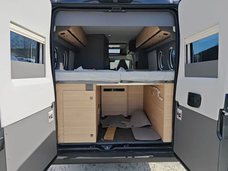 Fahrzeugbild Malibu Van first class - two rooms 640 LE RB GT skyview #20