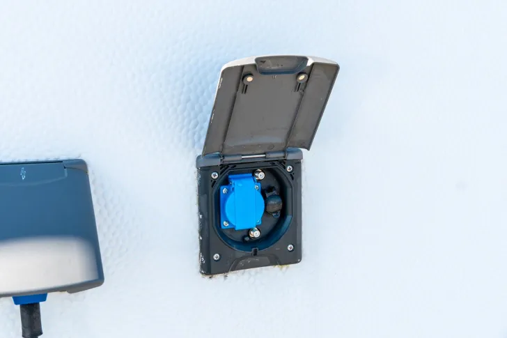 Fahrzeugbild Bürstner Premio 520 TK IC-Line *Dusche*Therme*Radträger* #9