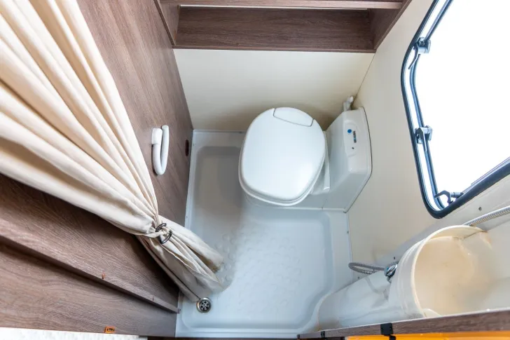 Fahrzeugbild Bürstner Premio 520 TK IC-Line *Dusche*Therme*Radträger* #18