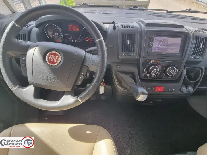 Fahrzeugbild Rapido Distinction I1090 #4