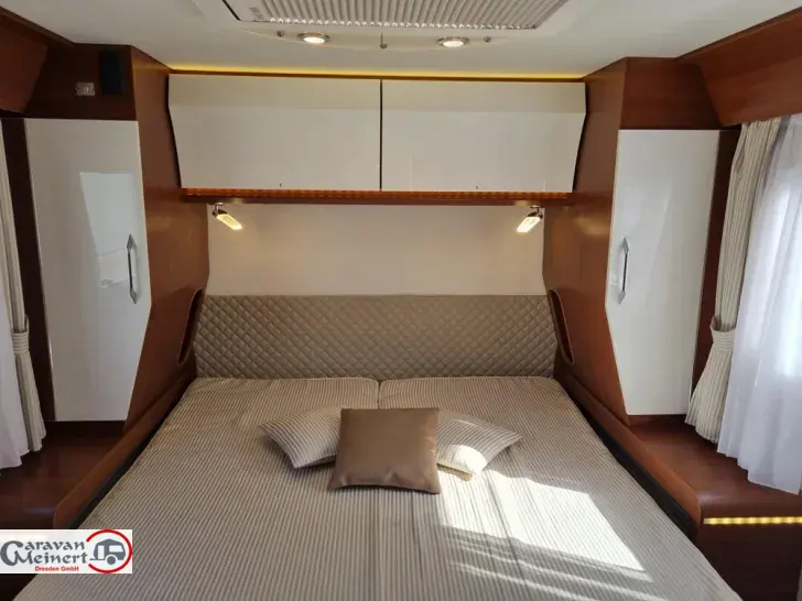 Fahrzeugbild Rapido Distinction I1090 #10