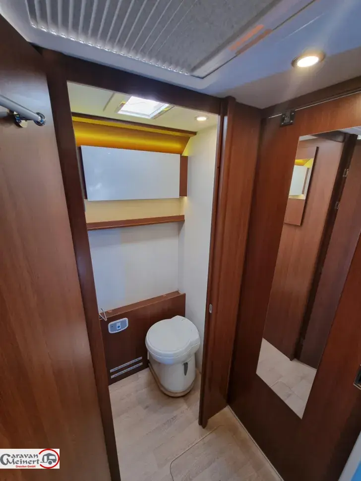 Fahrzeugbild Rapido Distinction I1090 #14