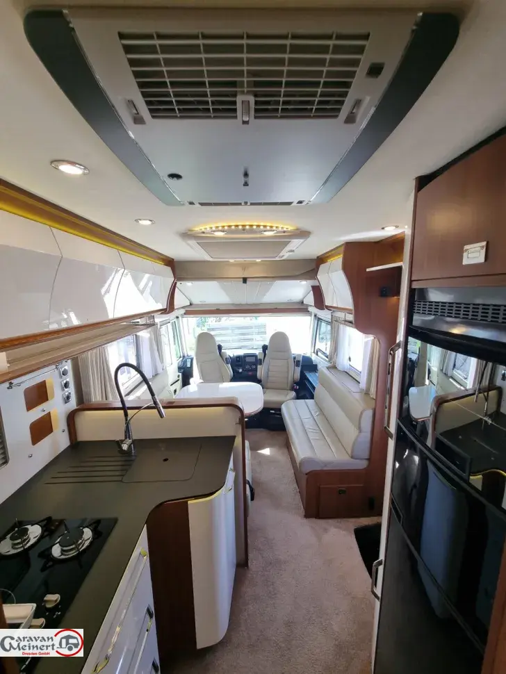 Fahrzeugbild Rapido Distinction I1090 #19