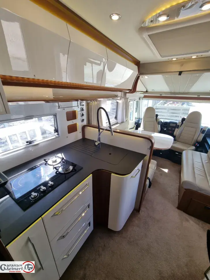 Fahrzeugbild Rapido Distinction I1090 #20