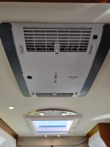 Fahrzeugbild Rapido Distinction I1090 #24