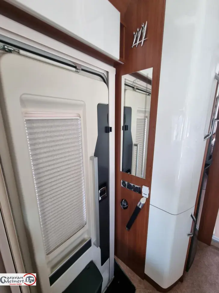 Fahrzeugbild Rapido Distinction I1090 #26