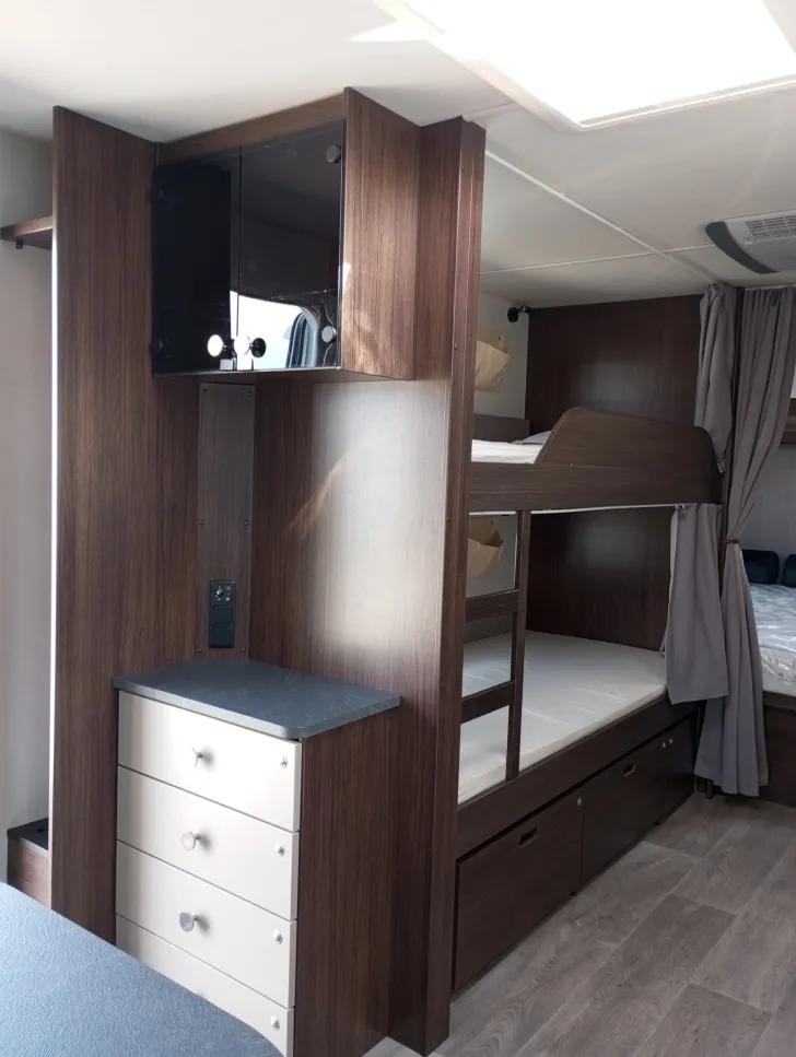 Fahrzeugbild Polar Black Edition 650 FDC #6