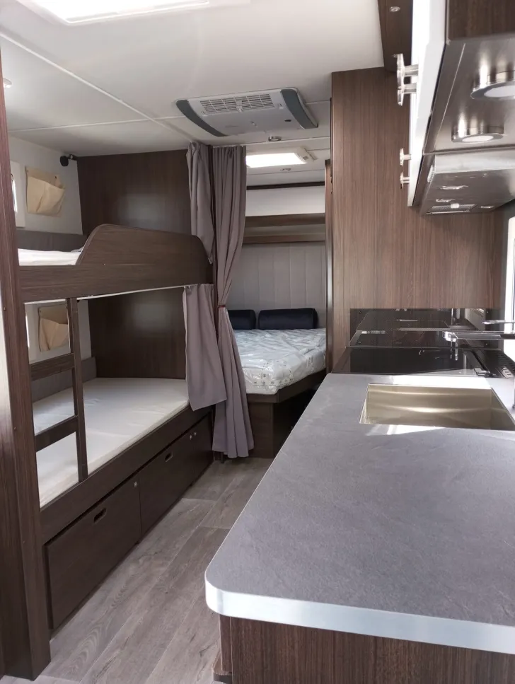 Fahrzeugbild Polar Black Edition 650 FDC #10