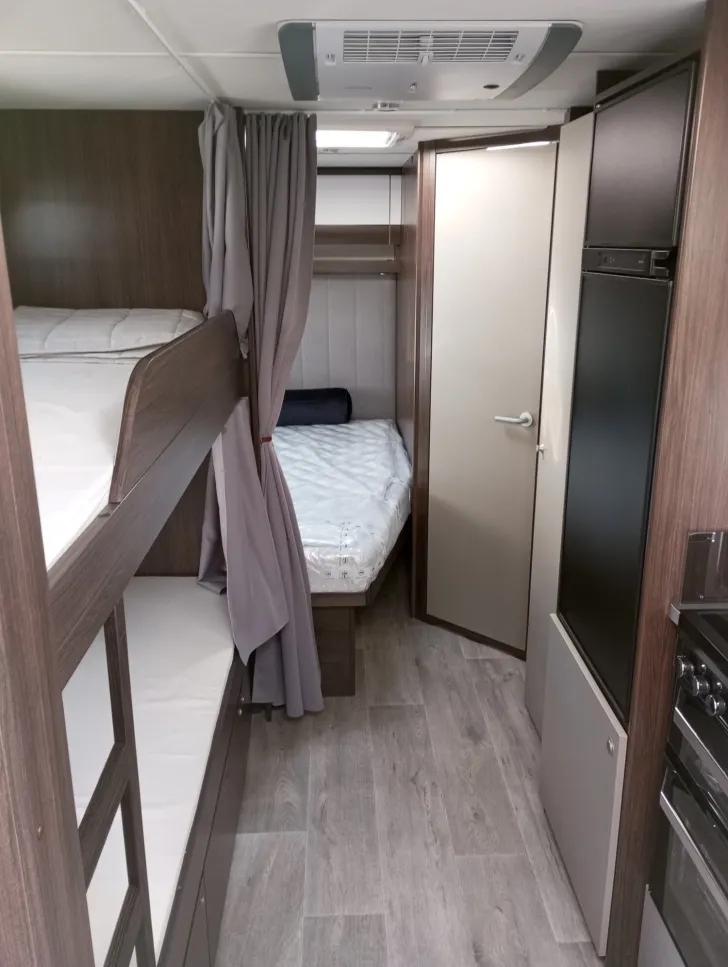 Fahrzeugbild Polar Black Edition 650 FDC #11