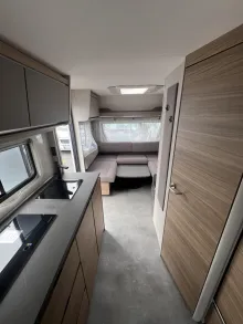 Fahrzeugbild Dethleffs Nomad 530 DR *Glattblech Weiß*ATC*City-Wasser* #8