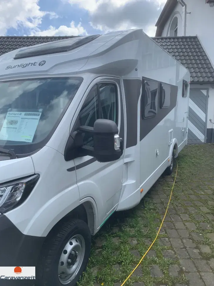 Fahrzeugbild Sunlight T 68C Hubbett+Face2Face Sitzgruppe* #3